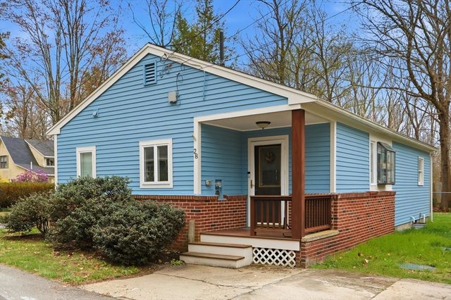 28 Fuller Ave, Lancaster, MA 01523