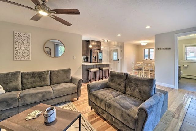 28 Fuller Ave, Lancaster, MA 01523