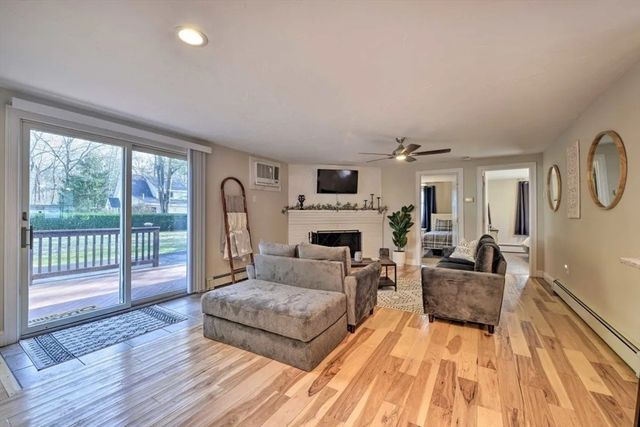 28 Fuller Ave, Lancaster, MA 01523