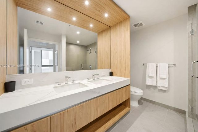 11 NE 6 Street 709, Miami, FL 33132