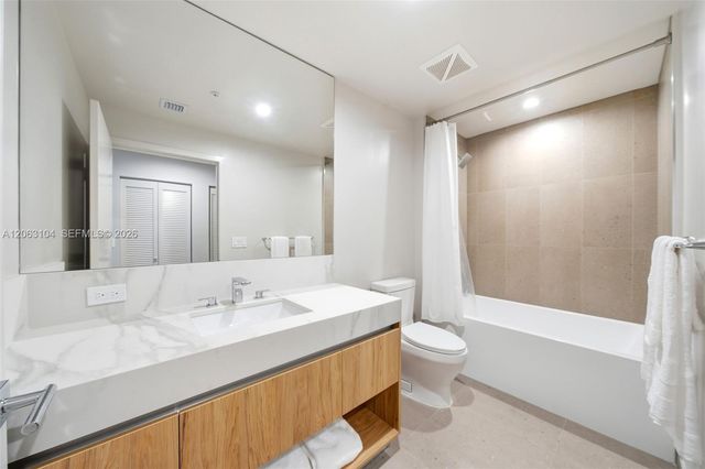 11 NE 6 Street 709, Miami, FL 33132