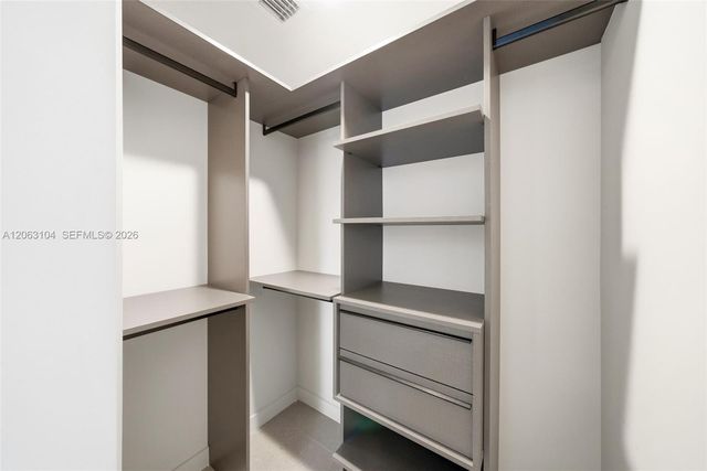 11 NE 6 Street 709, Miami, FL 33132