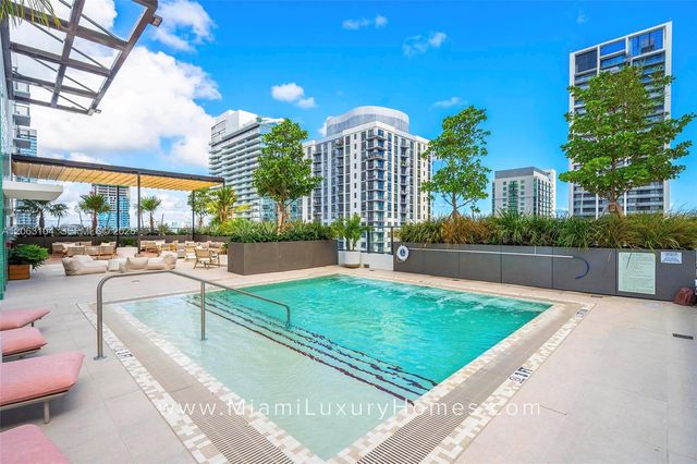 11 NE 6 Street 709, Miami, FL 33132