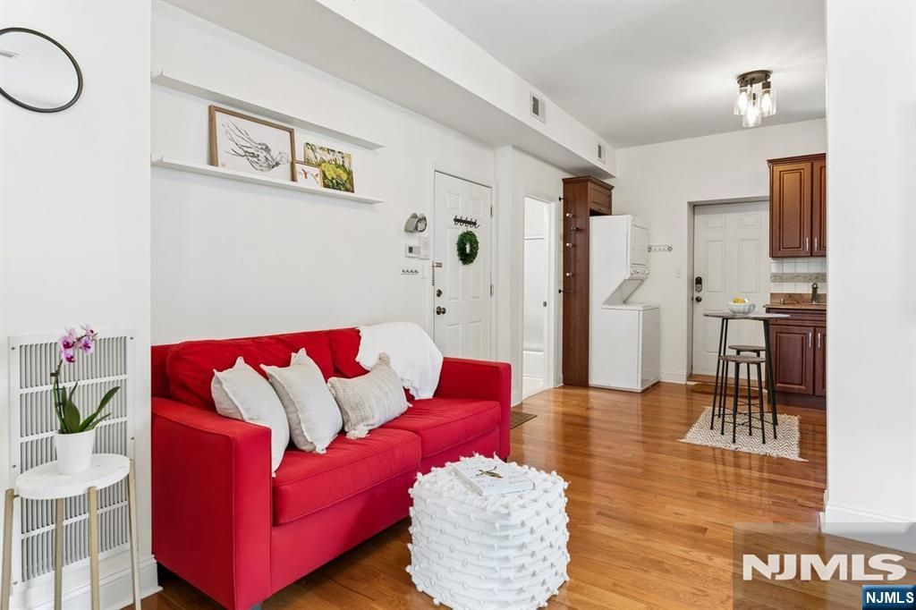 80 Bay Street 7, Montclair, NJ 07042