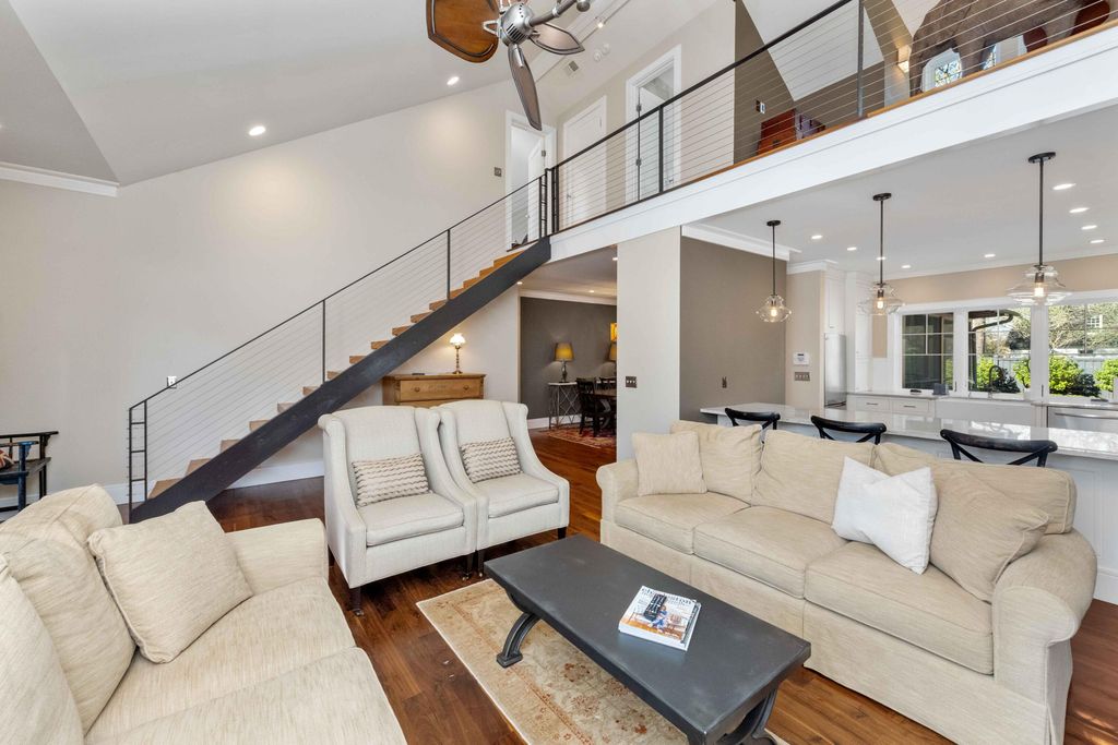 Image 14 of property listing at 6 Rosedale Drive, Charleston, SC 29407