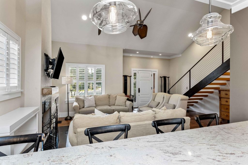 Image 18 of property listing at 6 Rosedale Drive, Charleston, SC 29407