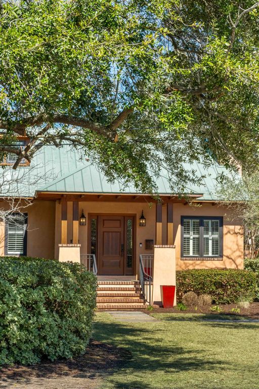 Image 2 of property listing at 6 Rosedale Drive, Charleston, SC 29407