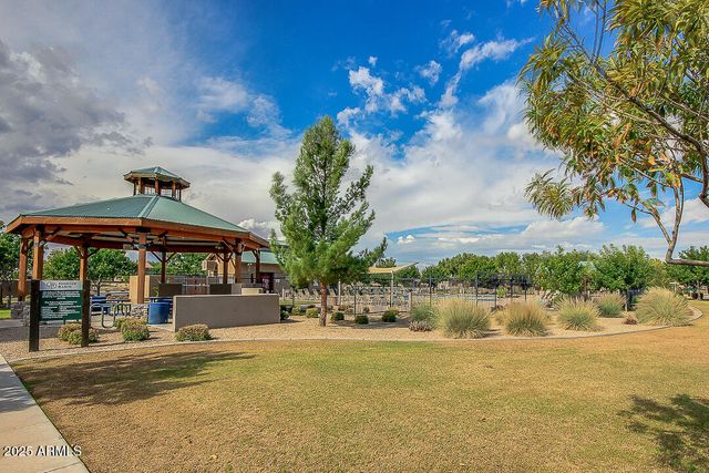 30304 N DESERT WILLOW Boulevard, San Tan Valley, AZ 85143