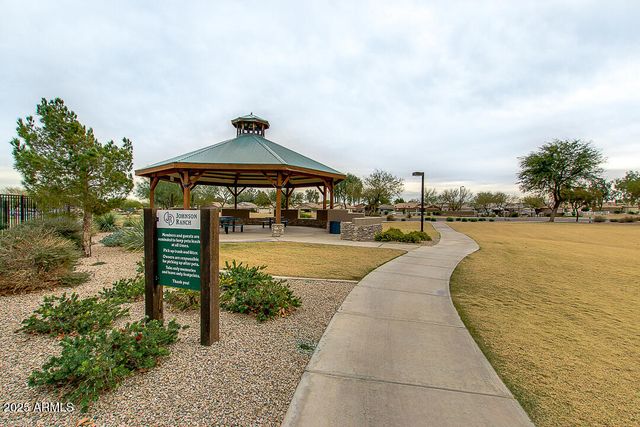 30304 N DESERT WILLOW Boulevard, San Tan Valley, AZ 85143