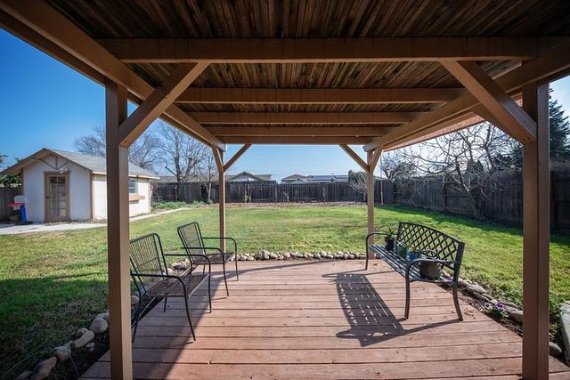 18566 Milford Dr, Lockeford, CA 95237