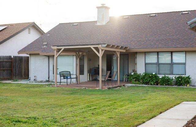 18566 Milford Dr, Lockeford, CA 95237