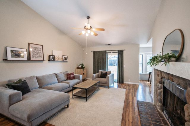 18566 Milford Dr, Lockeford, CA 95237