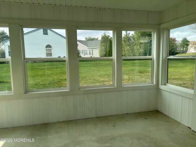 10 Saint Paul Place, Manchester, NJ 08759