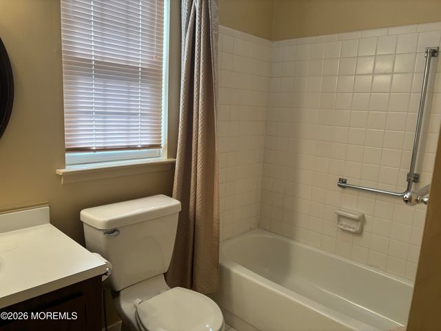 10 Saint Paul Place, Manchester, NJ 08759