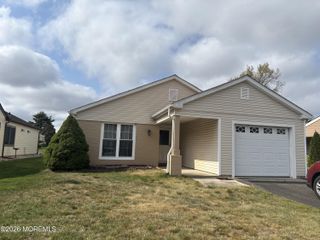 10 Saint Paul Place, Manchester, NJ 08759