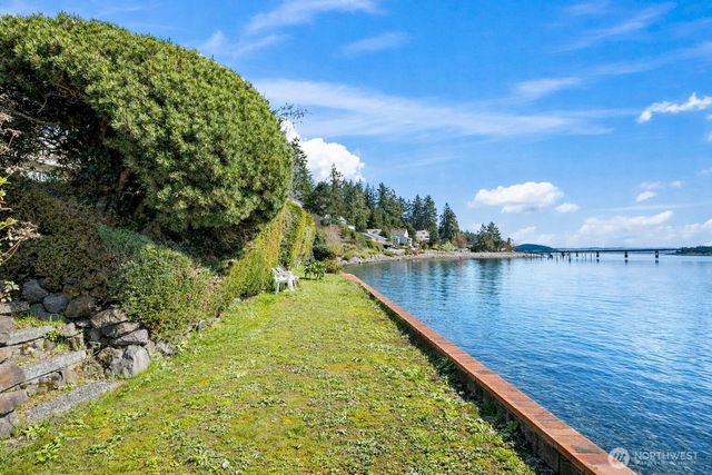 8806 Warren Drive NW, Gig Harbor, WA 98335