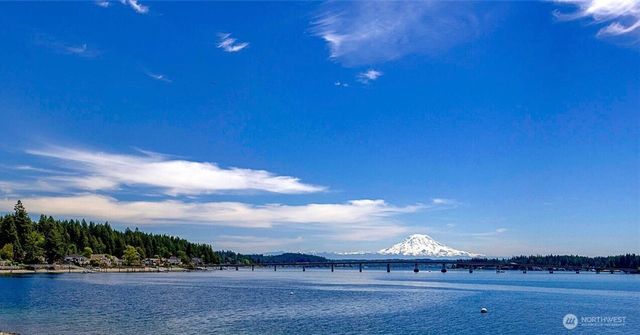 8806 Warren Drive NW, Gig Harbor, WA 98335