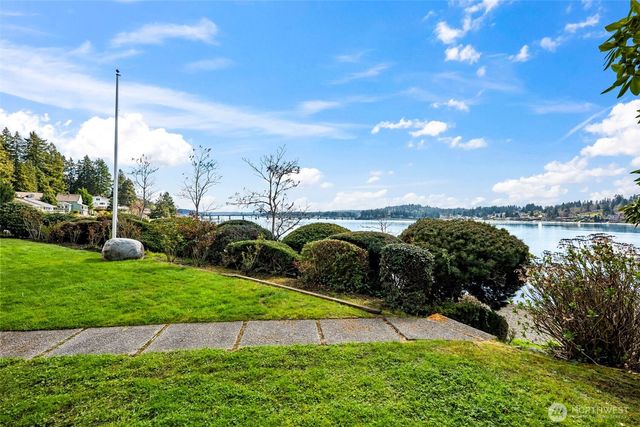 8806 Warren Drive NW, Gig Harbor, WA 98335