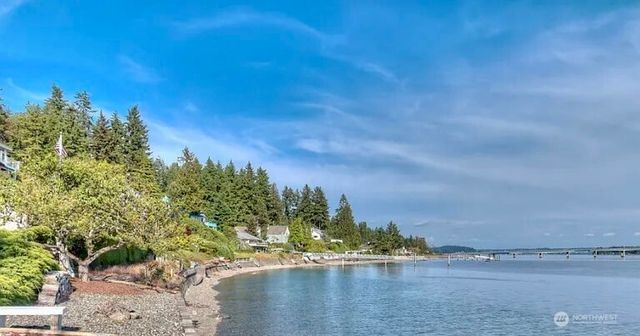 8806 Warren Drive NW, Gig Harbor, WA 98335