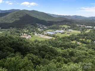 127 Franklin Road, Swannanoa, NC 28778