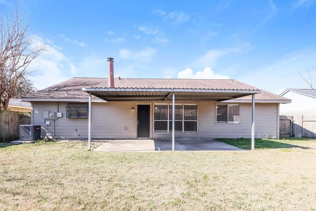 7526 Shoshone Drive, Baytown, TX 77521