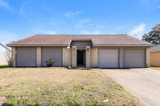 7526 Shoshone Drive, Baytown, TX 77521