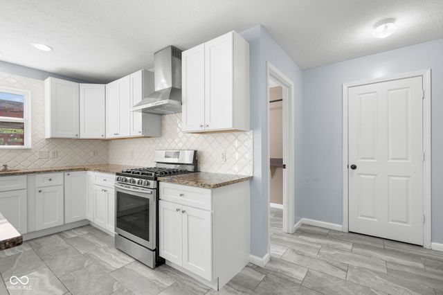 5307 Misthaven Lane, Greenwood, IN 46143