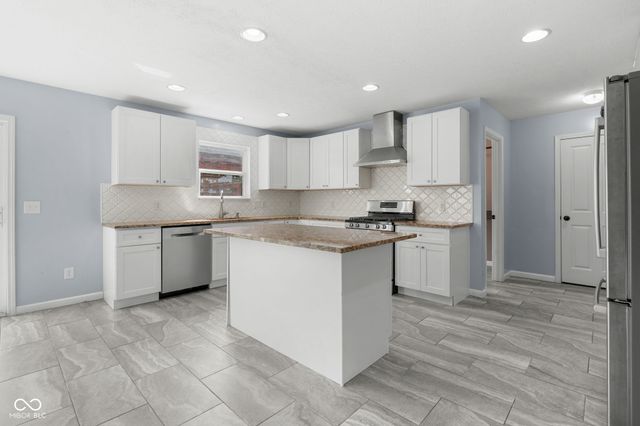 5307 Misthaven Lane, Greenwood, IN 46143