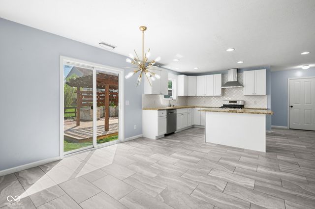 5307 Misthaven Lane, Greenwood, IN 46143