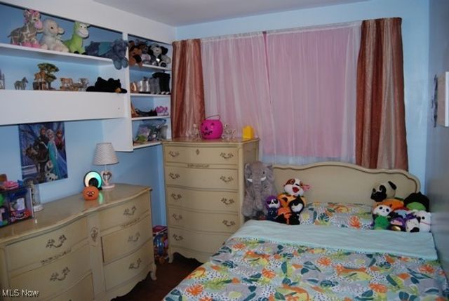 4567 Canterbury Road, North Olmsted, OH 44070