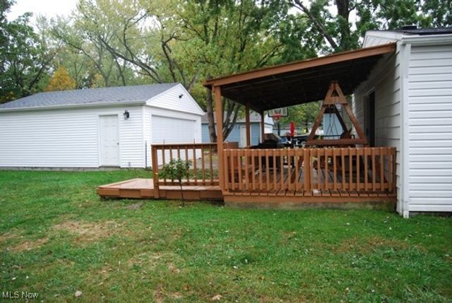 4567 Canterbury Road, North Olmsted, OH 44070