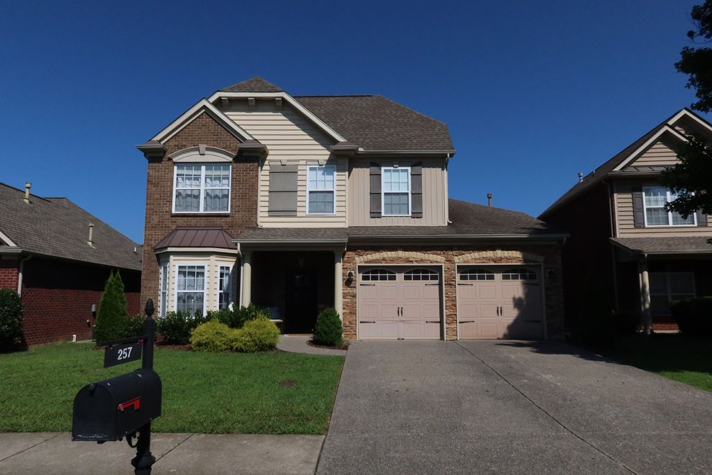 257 Meandering Dr, Lebanon, TN 37090