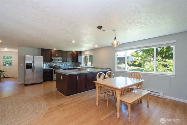 221 McComb Lane, Sequim, WA 98382