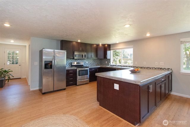 221 McComb Lane, Sequim, WA 98382