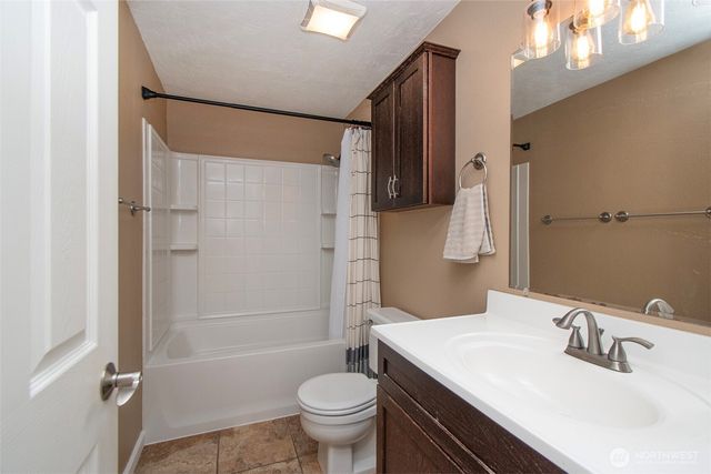 221 McComb Lane, Sequim, WA 98382