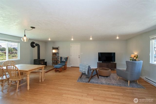 221 McComb Lane, Sequim, WA 98382