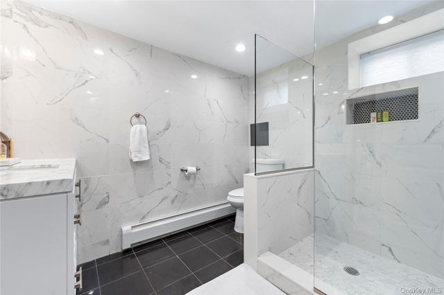 960 Clyde Road, North Baldwin, NY 11510