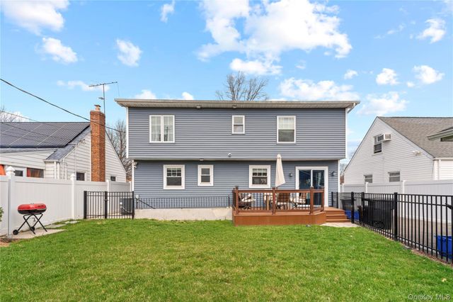 960 Clyde Road, North Baldwin, NY 11510