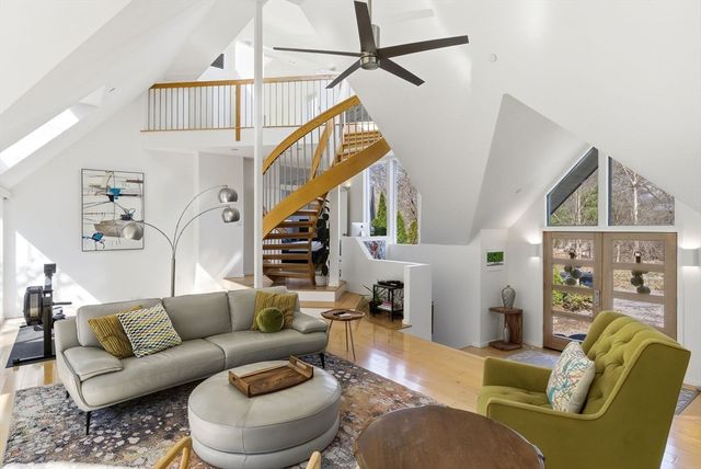 17 Wildflower Path 17, Hudson, MA 01749