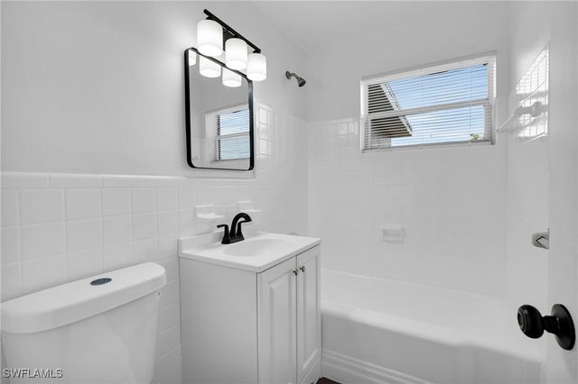 3847 Maxine ST, Fort Myers, FL 33901