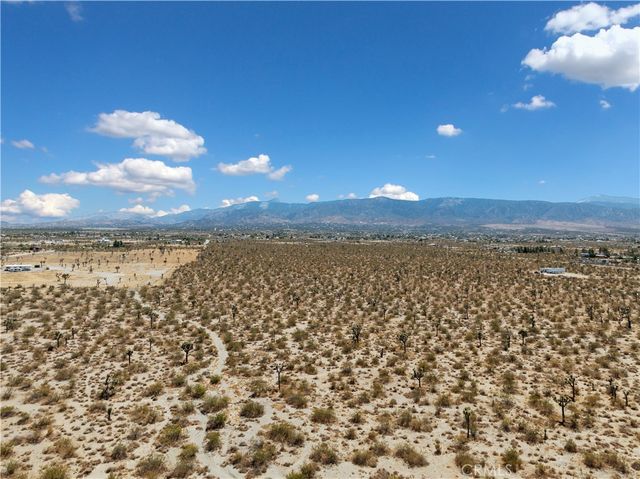 2 Wintergreen Rd, Pinon Hills, CA 92372