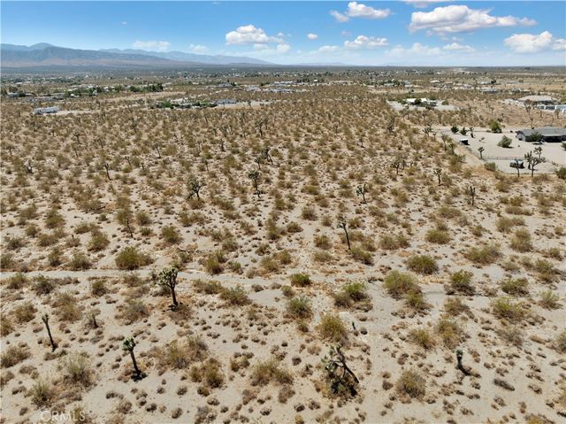 2 Wintergreen Rd, Pinon Hills, CA 92372