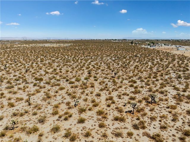 2 Wintergreen Rd, Pinon Hills, CA 92372