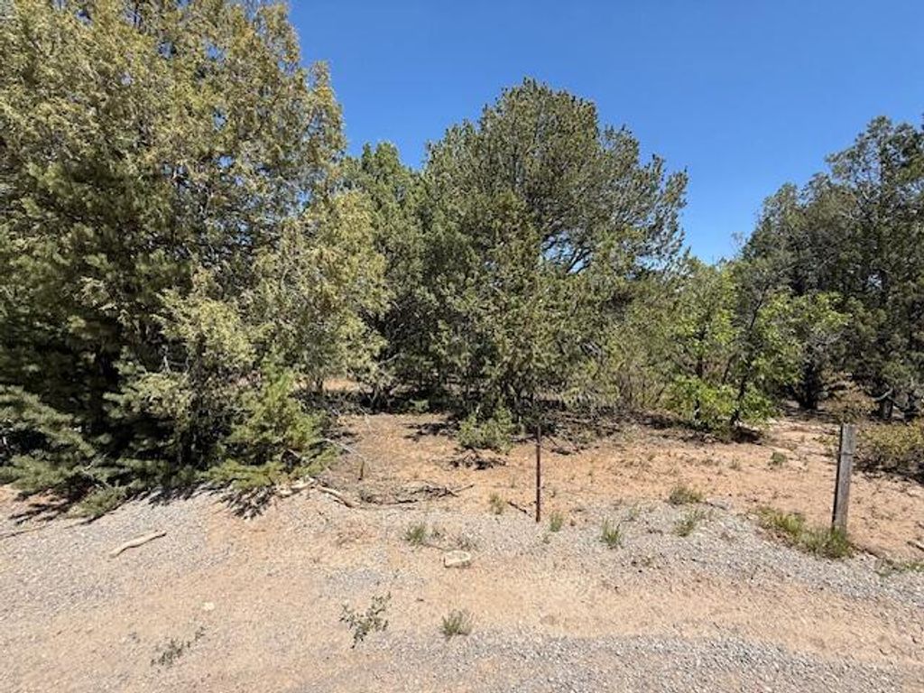 15 MEMORY Lane, Tijeras, NM 87059