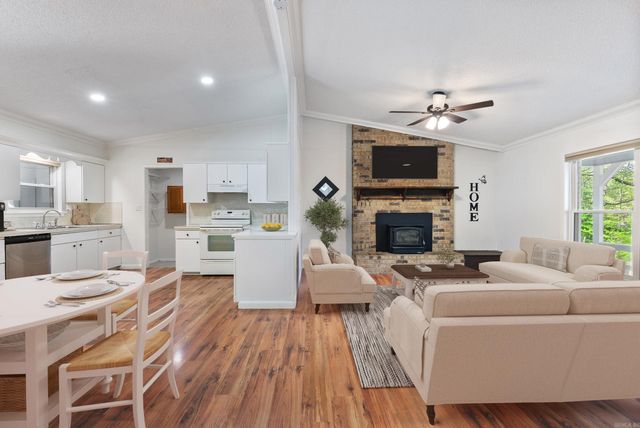 32 S Pego Way, Hot Springs Village, AR 71909