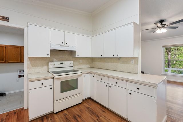 32 S Pego Way, Hot Springs Village, AR 71909