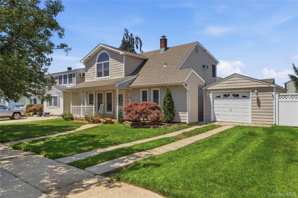 19 Tower Lane, Levittown, NY 11756 — photo 2