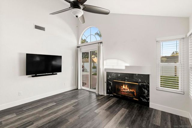 1733 Avenida Segovia, Oceanside, CA 92056