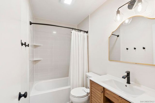 1733 Avenida Segovia, Oceanside, CA 92056