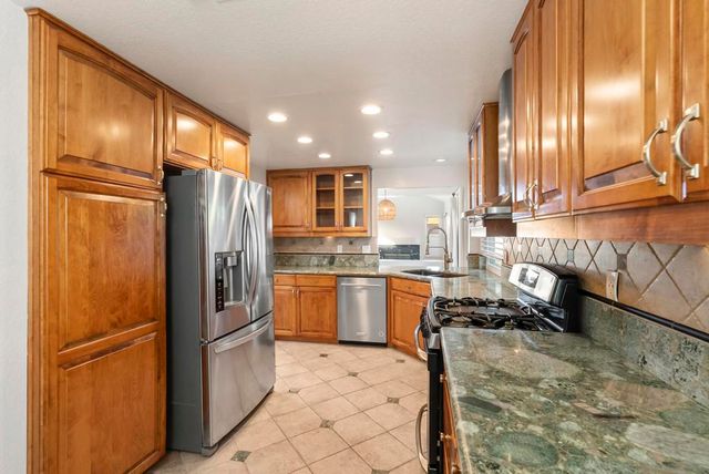 1733 Avenida Segovia, Oceanside, CA 92056